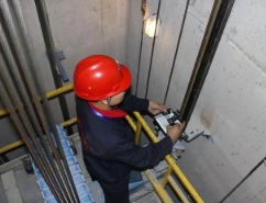 成都別墅電梯 掌握電梯突發(fā)事件自救技巧，為生命護(hù)航